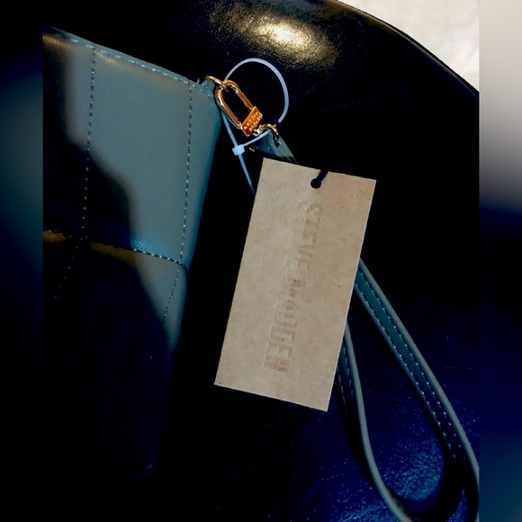 NWT STEVE MADDEN ARMY GREEN WRISTLET WALLET - Picture 6 of 8